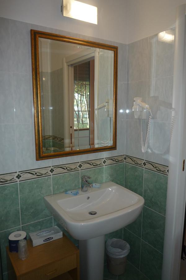 Hotel Villa Pina Milano Marittima Esterno foto