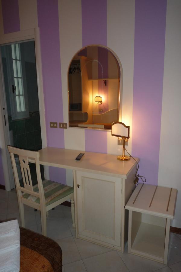 Hotel Villa Pina Milano Marittima Esterno foto