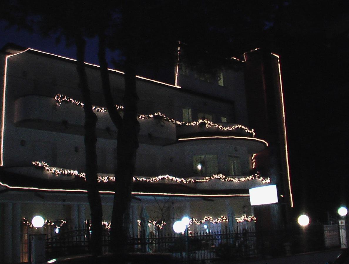 Hotel Villa Pina Milano Marittima Esterno foto
