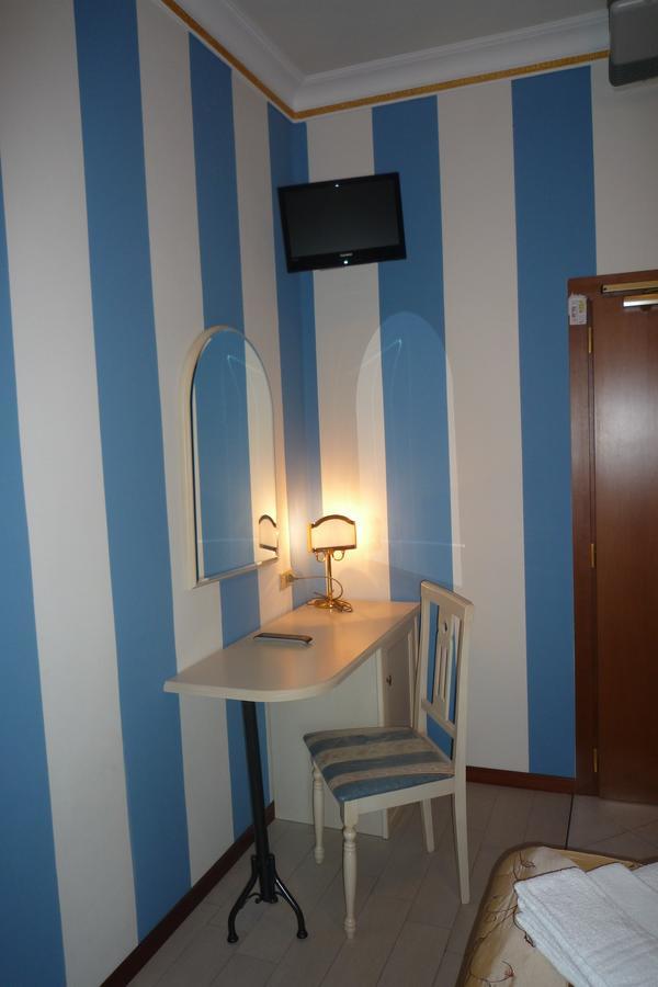 Hotel Villa Pina Milano Marittima Esterno foto