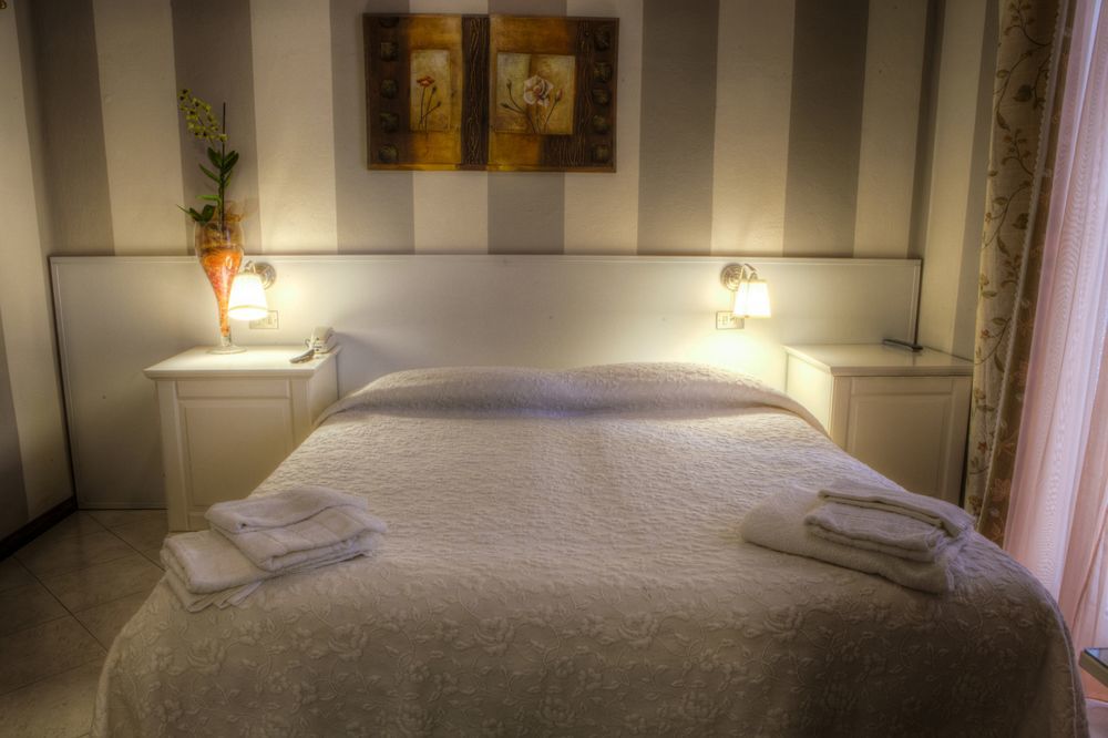 Hotel Villa Pina Milano Marittima Esterno foto