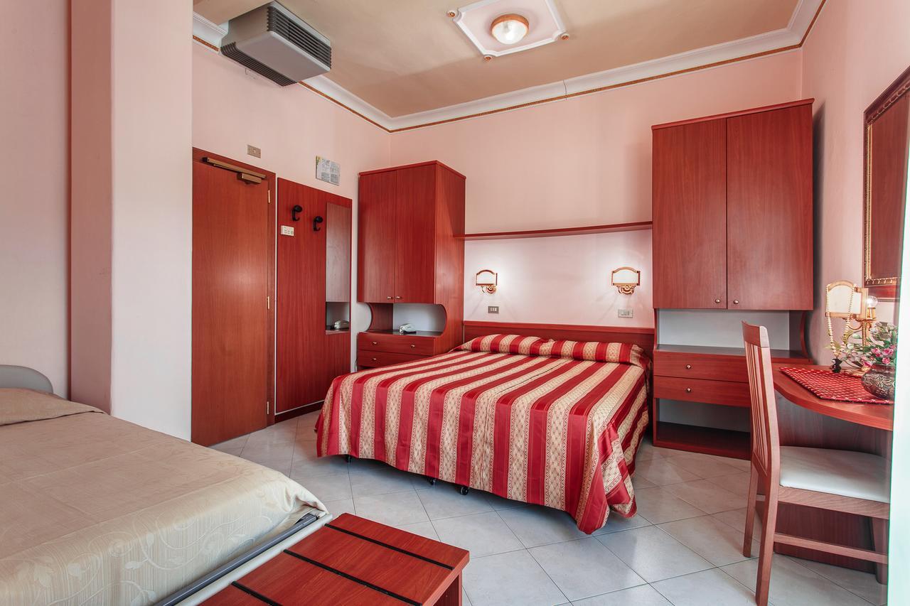 Hotel Villa Pina Milano Marittima Esterno foto