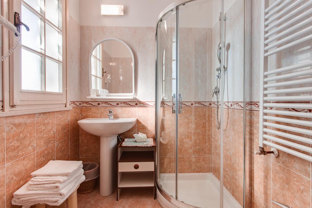 Hotel Villa Pina Milano Marittima Esterno foto