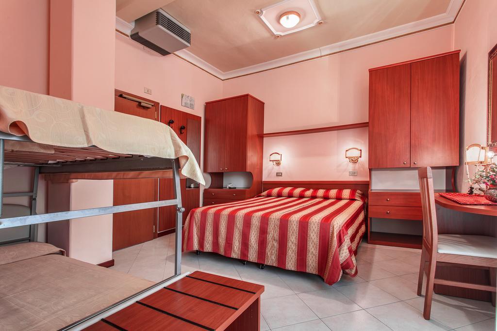 Hotel Villa Pina Milano Marittima Esterno foto