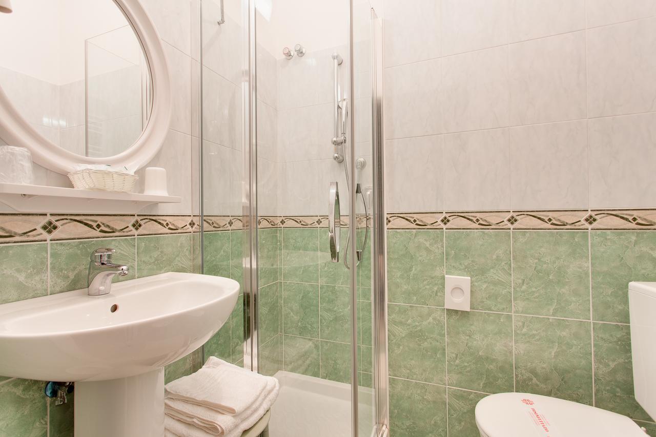 Hotel Villa Pina Milano Marittima Esterno foto