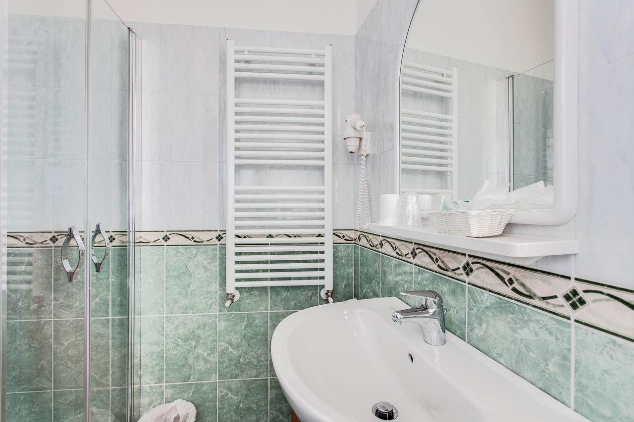 Hotel Villa Pina Milano Marittima Esterno foto