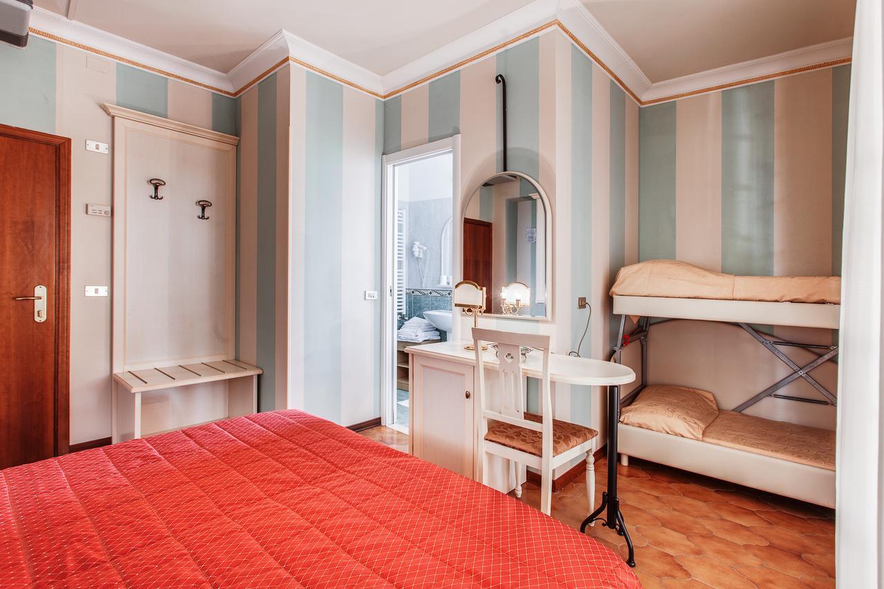 Hotel Villa Pina Milano Marittima Esterno foto