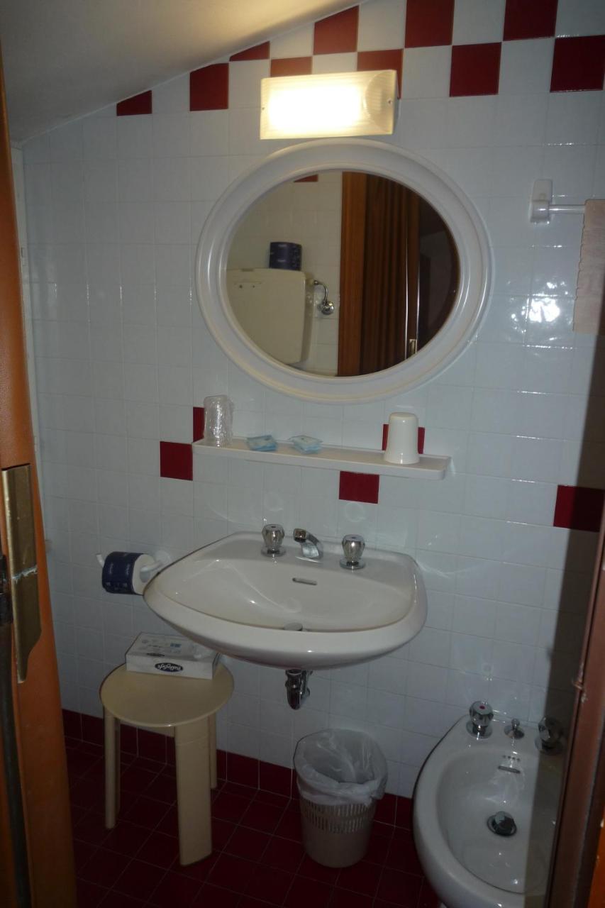 Hotel Villa Pina Milano Marittima Esterno foto