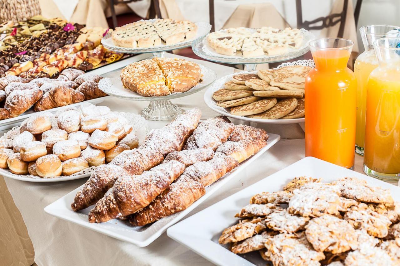 Hotel Villa Pina Milano Marittima Esterno foto
