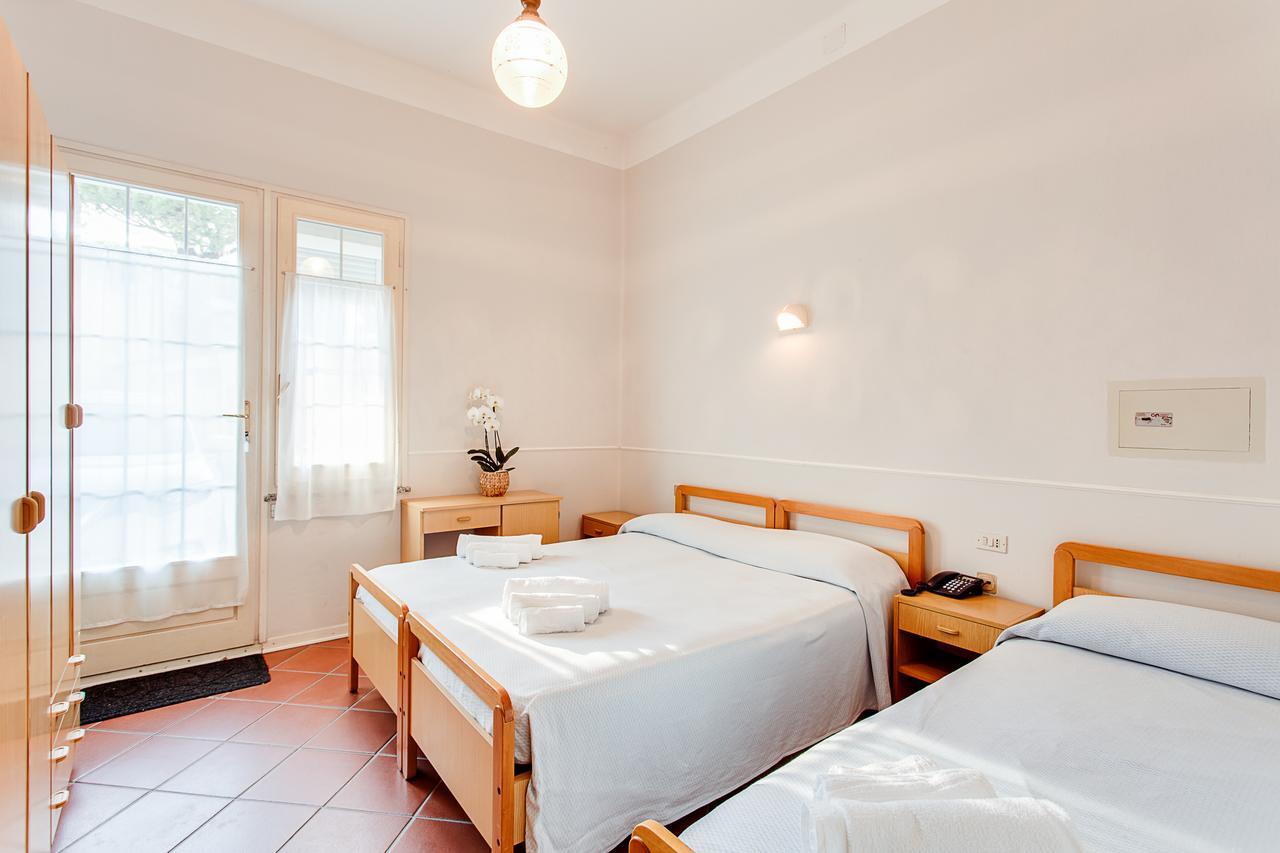 Hotel Villa Pina Milano Marittima Esterno foto