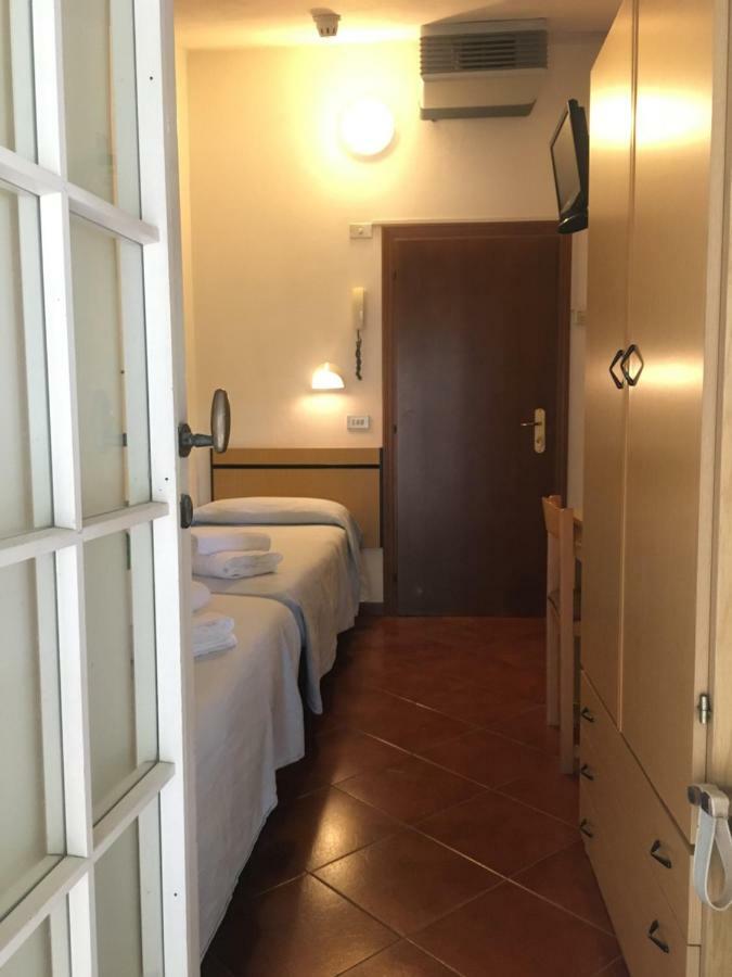 Hotel Villa Pina Milano Marittima Esterno foto
