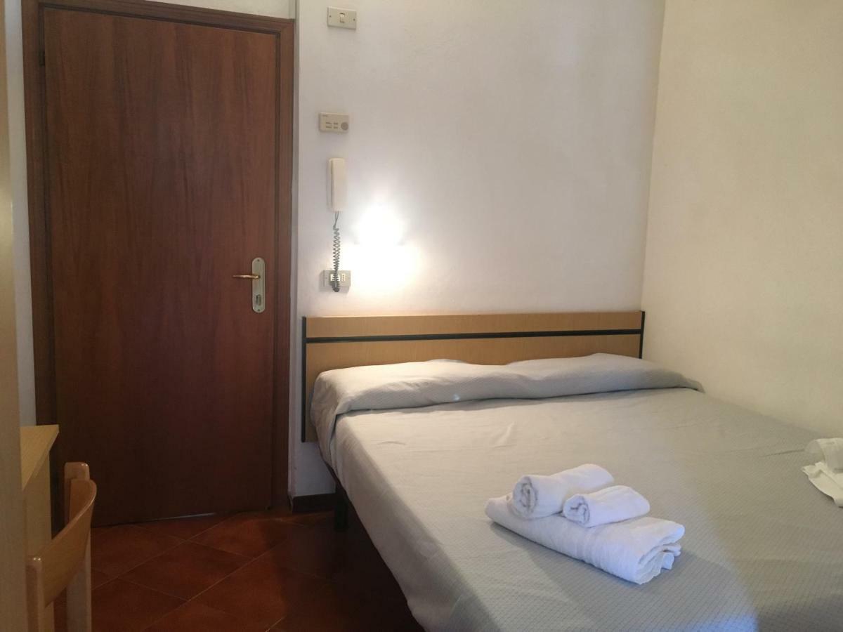 Hotel Villa Pina Milano Marittima Camera foto